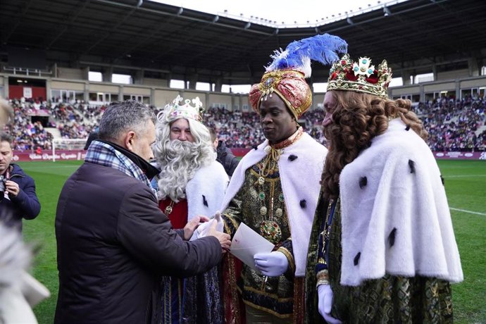 Conrado Escobar pide en su carta a los Reyes Magos "salud", "mejores comunicaciones" y "comprar en el comercio local"