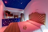 Habitaciones de hotel dedicadas a los Reyes Magos en el corazón de Alicante, cuna del juguete