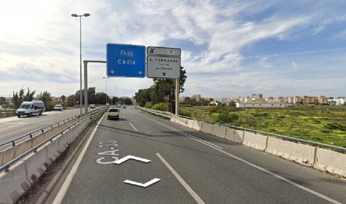 Ocho personas heridas, una de ellas menor, en una colisión múltiple en la carretera de San Fernando