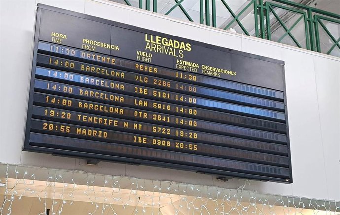Los Reyes Magos aterrizan en el aeropuerto de Jerez en un avión procedente de Oriente