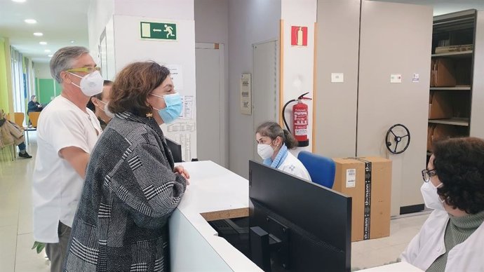 La consejera de Salud, Concepción Saavedra, visita el Centro de Alta Resolución de Urgencias en Atención Primaria de La Calzada