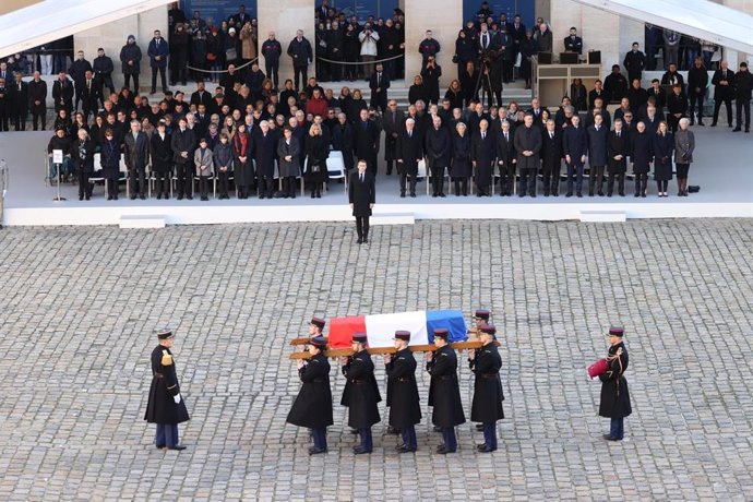 Emmanuel Macron preside el homenaje de Jacques Delors en París