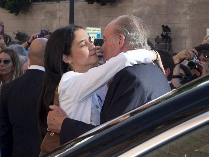 Archivo - El Rey Juan Carlos I y Victoria Federica