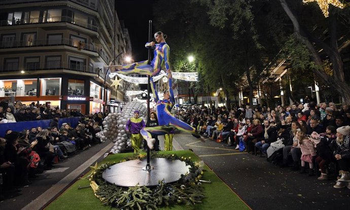 Un momento en el desfile de la Cabalgata de los Reyes Magos por las calles de Murcia