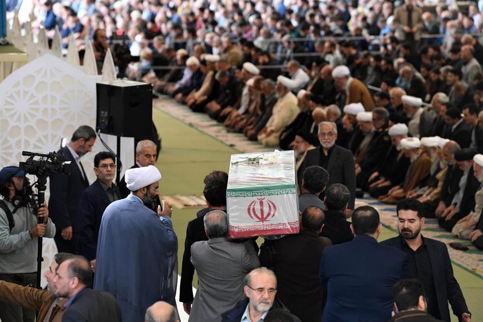 Funeral por las víctimas del doble atentado suicida de Kerman (Irán) 