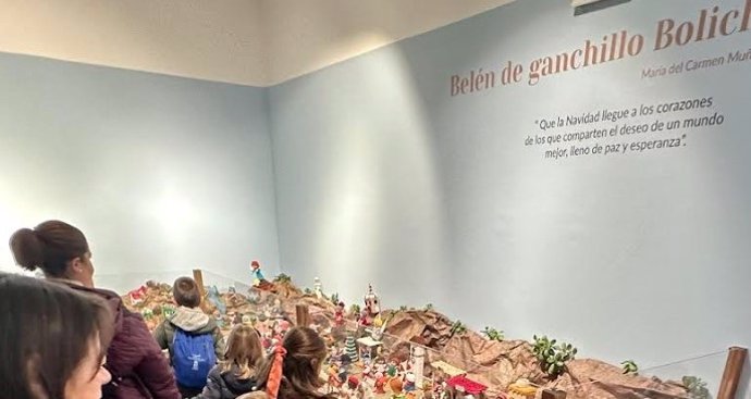 Más de 1.100 escolares de Fuengirola visitan la exposición 'La Magia de la Navidad' en el Museo de la Ciudad