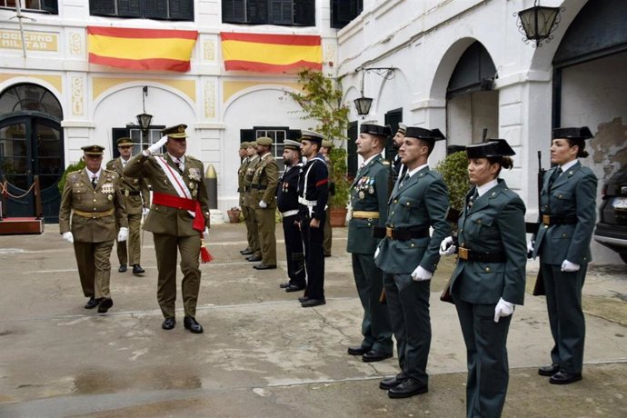 El comandante general de Baleares, Fernando Luis Gracia Herréiz, preside la celebración de la Pascua Militar en Menorca