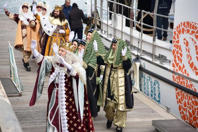 Los Reyes Magos de Oriente a su llegada al puerto de Valncia