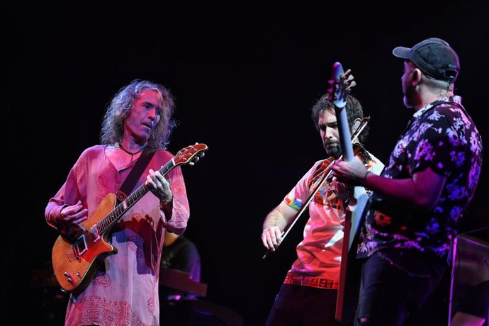 Archivo - Imagen de un concierto de Robe Iniesta en el WiZink Center en noviembre de 2022.