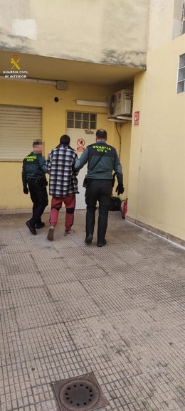La Guardia Civil detiene a los tres responsables del robo del alumbrado público en varios municipios de la Safor