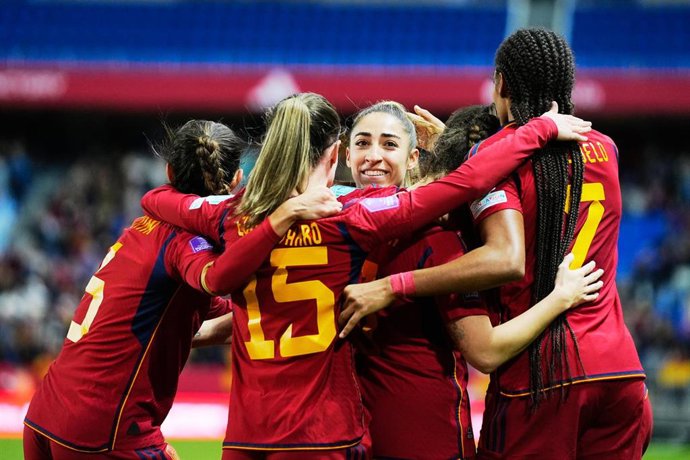 Archivo - Las jugadoras de la selección española celebran un gol en la Liga de Naciones 