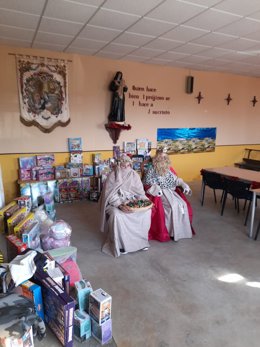 Los Reyes Magos han llegado para insuflar alegría y felicidad a los niños de la Sierra de San Cristóbal, en El Puerto de Santa María.