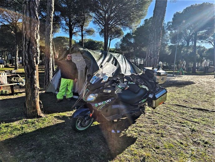 Santiago Rivas 'El motero solitario', primer acampado de Motauros 2024