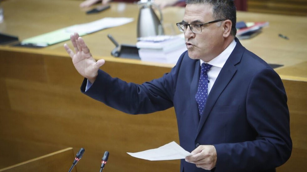 El portavoz de Obras Públicas y Transportes del Grupo Popular en Les Corts, Joserra González de Zárate