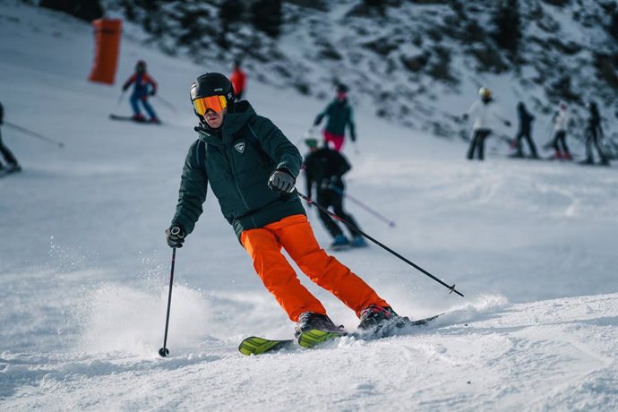 Archivo - Baqueira-Beret rep un 12% més d'esquiadors que durant les passades festes de Nadal