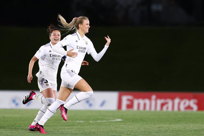 Archivo - La delantera danesa Caroline Moller celebra un gol del Real Madrid