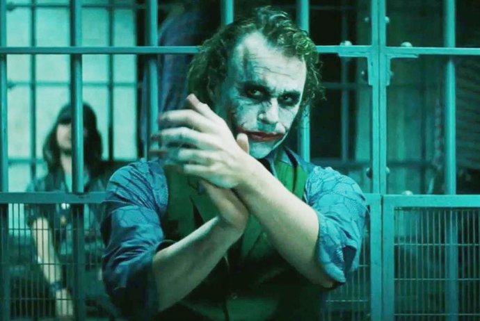 Globos de Oro: Christopher Nolan triunfa con Oppenheimer y recuerda a Heath Ledger, su Joker en El caballero oscuro