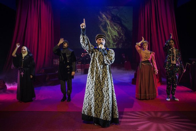 Archivo - La Sala Russafa prolonga las Navidades con funciones extra de 'Mi querida requetetonta España'