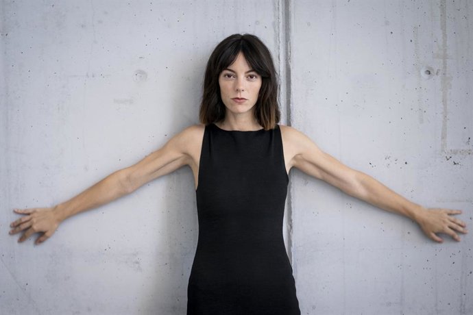 Archivo - La actriz Vicky Luengo posa tras una entrevista por su obra de teatro 'Prima Facie' (archivo)