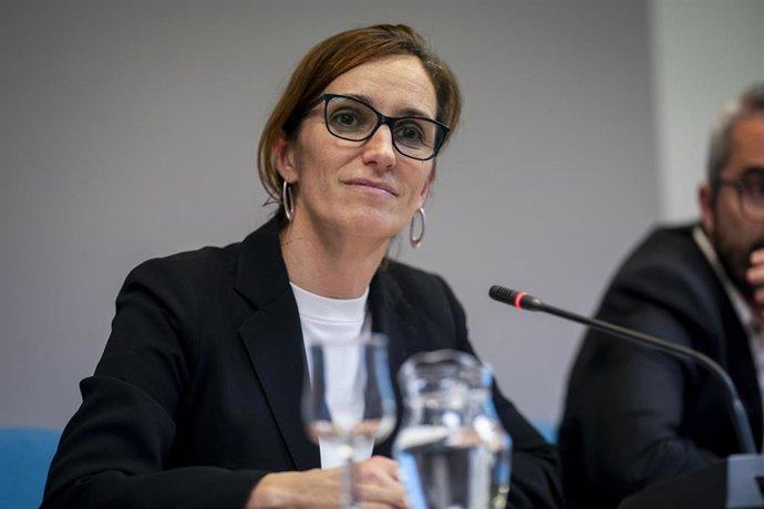La ministra de Sanidad, Mónica García, ofrece una rueda de prensa tras la reunión con el Consejo Interterritorial del Sistema Nacional de Salud (CISNS), en la sede del Ministerio, a 21 de diciembre de 2023, en Madrid (España). El CISNS ha presentado hoy