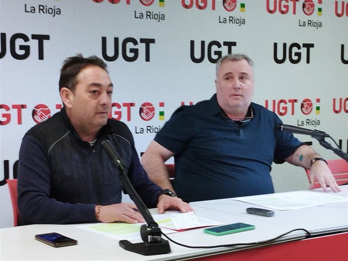 El secretario general de UGT FIC, Carlos Alfaro, y el secretario de salud laboral de la federación, Enrique Echazarra
