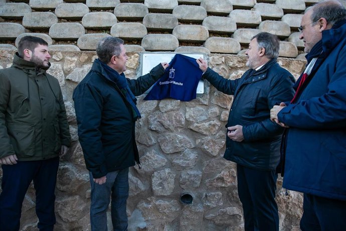 El presidente de Castilla-La Mancha, Emiliano García-Page, inaugura el vial de conexión de El Terminillo con el núcleo urbano de Cuenca.
