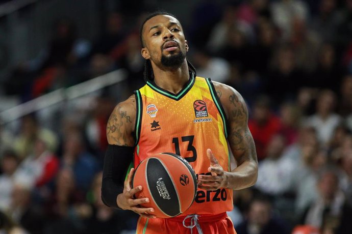 Archivo - Shannon Evans durante un partido con el Valencia Basket