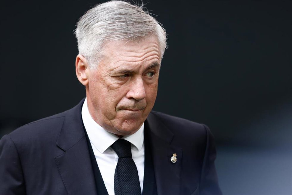 Archivo - El entrenador del Real Madrid, Carlo Ancelotti, antes de enfrentarse a la Real Sociedad.