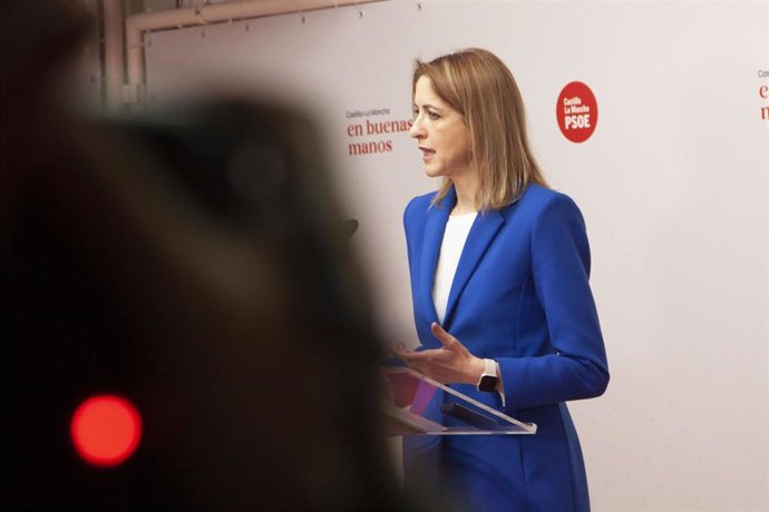 La vicesecretaria regional del PSOE, Cristina Maestre, en rueda de prensa.