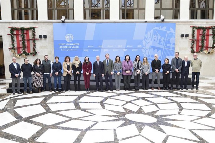 Presidide en Lehendakaritza la última reunión de la legislatura del Consejo Asesor del Euskera