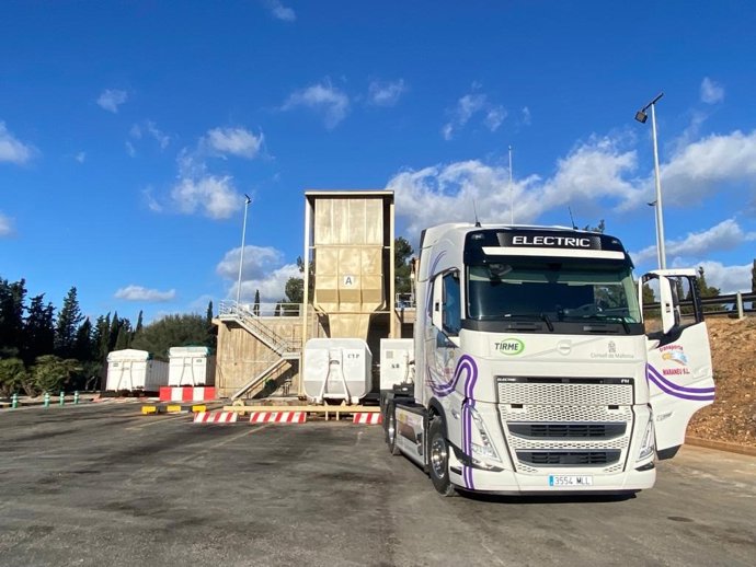 Tractora eléctrica.