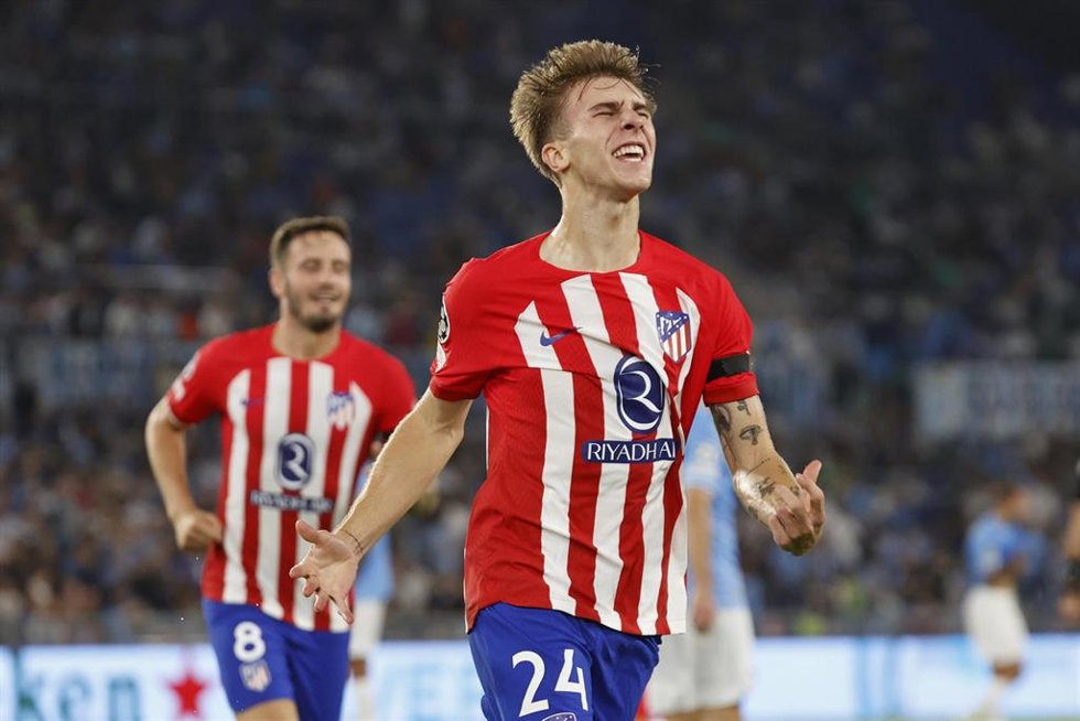 Archivo - El centrocampista del Atletico Madrid Pablo Barrios celebra un gol ante la SS Lazio en Champions.