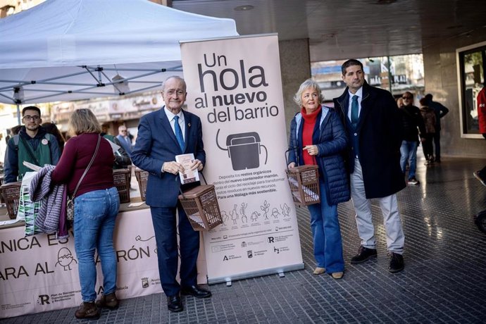 Presentación de la campaña de sensibilización en los distritos de Málaga para fomentar el uso del contenedor marrón