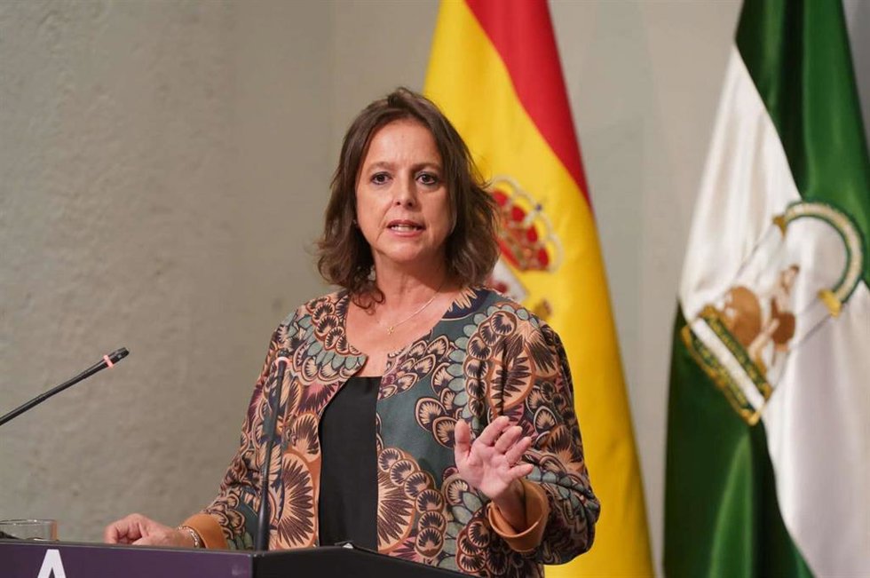 Archivo - La consejera de Salud y Consumo de la Junta de Andalucía, Catalina García, en una imagen de archivo