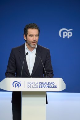 El portavoz del PP y vicesecretario de Cultura de la formación, Borja Sémper, ofrece una rueda de prensa posterior a la reunión del Comité de Dirección del Partido Popular, en la sede del partido, a 8 de enero de 2024, en Madrid (España). Durante la rue