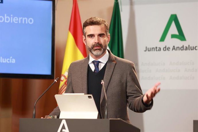 El consejero de Sostenibilidad y portavoz del Gobierno andaluz, Ramón Fernández-Pacheco, este lunes en la rueda de prensa del Consejo de Gobierno. 
