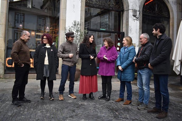 La corporación local de Santiago de Compostela en un desayuno informativo
