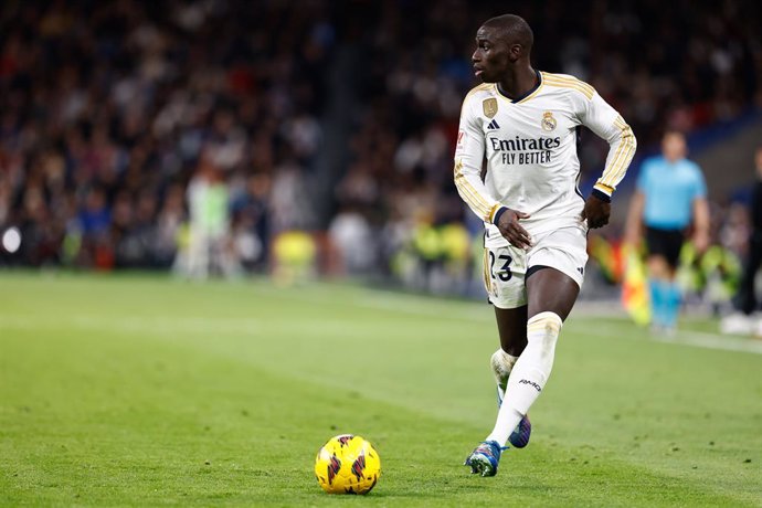 Archivo - Ferland Mendy of Real Madrid in action during the Spanish League, LaLiga EA Sports, football match played between Real Madrid and Granada CF at Santiago Bernabeu stadium on December 02, 2023, in Madrid, Spain.