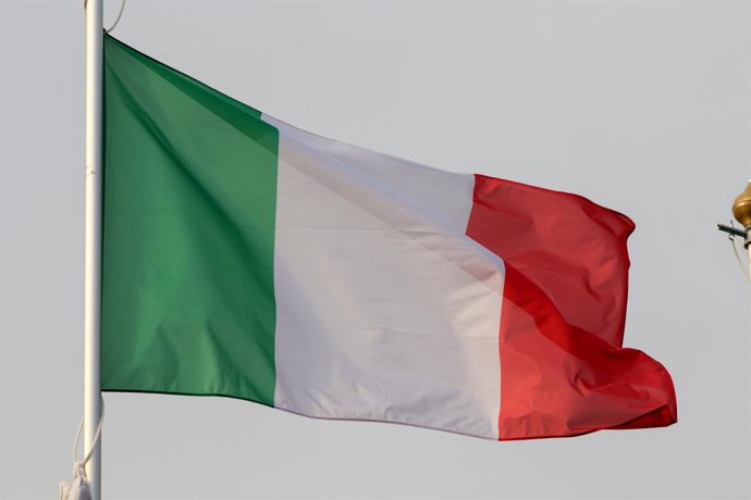 Archivo - November 2, 2023, Saint Petersburg, Russia: The national flag of the Republic of Italy as a participating country at the 12th St. Petersburg International Gas Forum