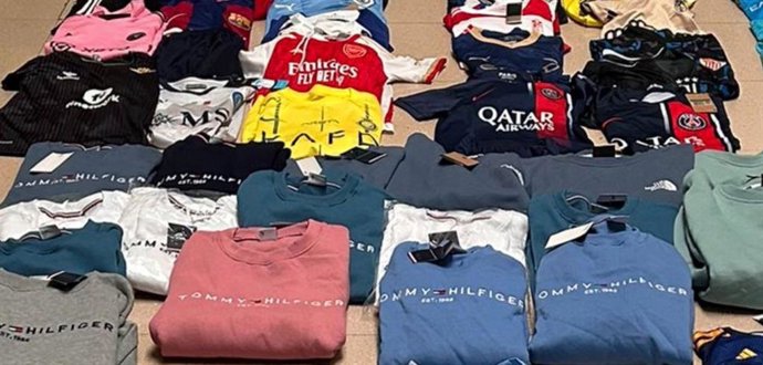 Efectos intervenidos en una operación contra la venta ambulante ilegal