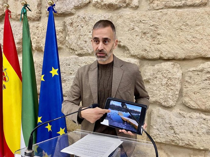 Archivo - El concejal del PSOE en el Ayuntamiento de Córdoba Ángel Ortiz.