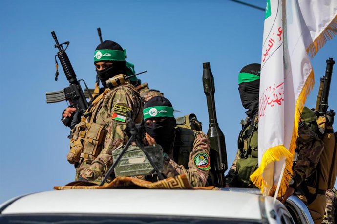 Archivo - Milicianos de las Brigadas Ezzeldín al Qassam, el brazo armado del Movimiento de Resistencia Islámica (Hamás)