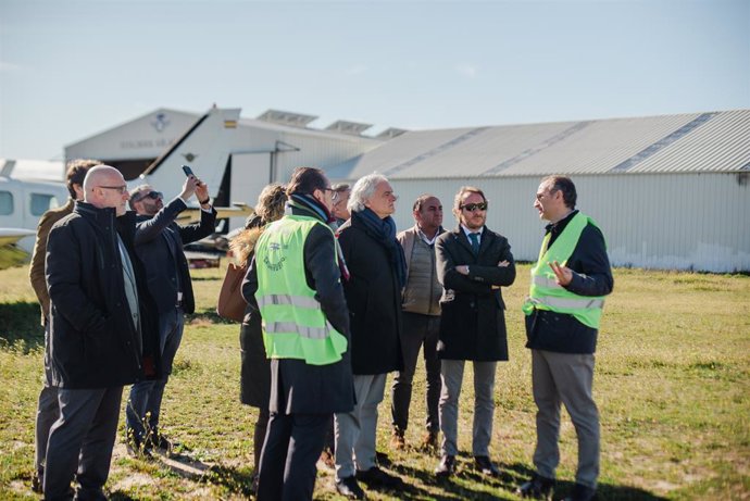 Visita de las patronales de Toledo y Madrid al proyecto del aeródromo de Casarrubios