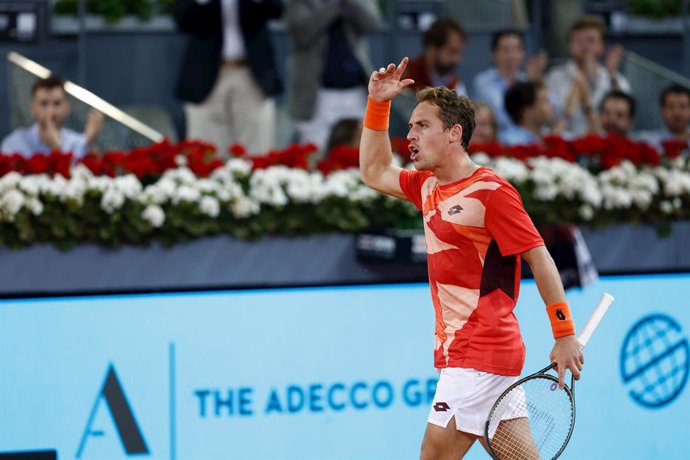 Archivo - Roberto Carballes of Spain in action against Alexander Zverev of Germany during the Mutua Madrid Open 2023 celebrated at Caja Magica on Abril 28, 2023 in Madrid, Spain.