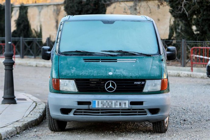 Archivo - Un vehículo con helada en el cristal y en el capó.