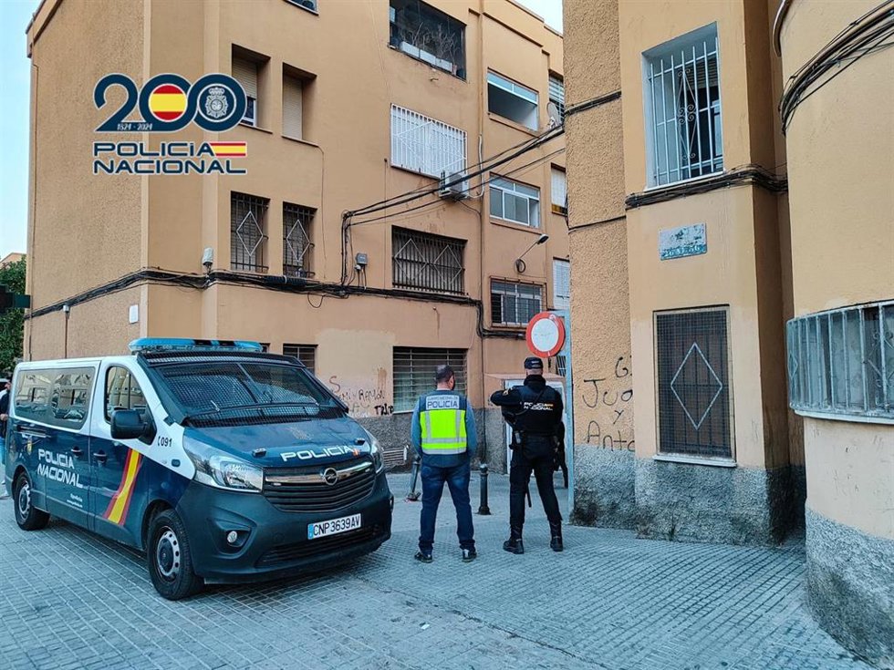 Desmantelados dos puntos de venta de droga al menudeo de dos clanes familiares en Elche