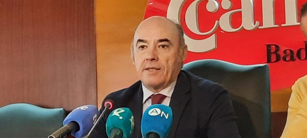 El presidente de la Cámara de Comercio de Badajoz, Mariano García Sardiña, en rueda de prensa este martes en BAdajoz