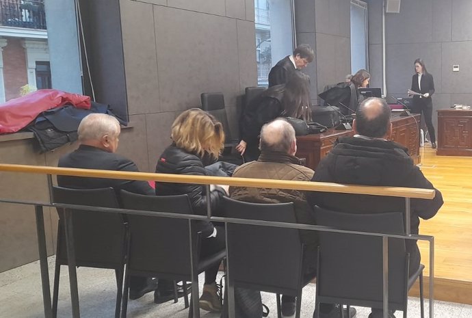 Imagen del juicio que se sigue en la Audiencia de Bizkaia por presunta corrupción en el Ayuntamiento de Alonsotegi