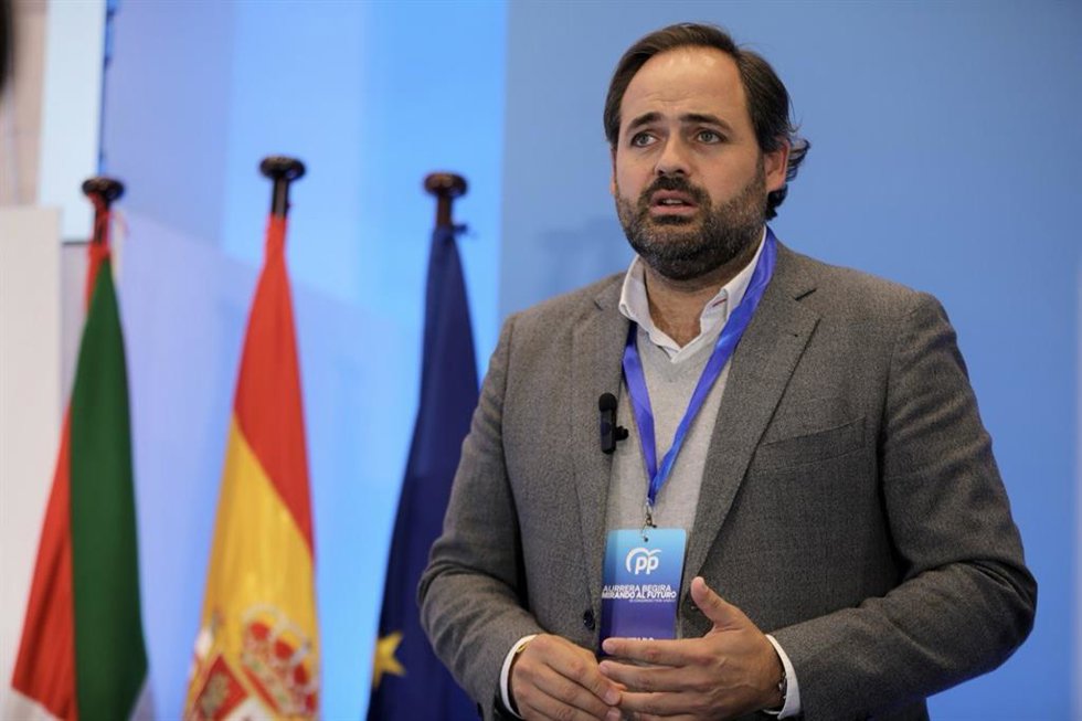 Archivo - El presidente del PP de Castilla-La Mancha, Paco Núñez, en Vitoria.