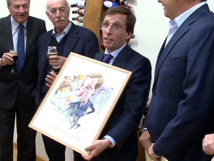 José Luis Martínez Almeida, en el centenario de la Asociación de Cerveceros